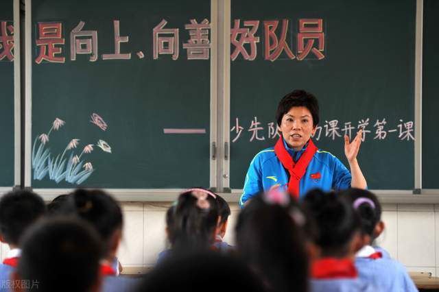 《女伴侣男伴侣》横跨1985至2012，整整十七年，已足够改变一段生命的走向或是人与人的关系。